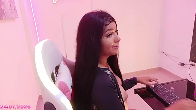 Show modela Gabrielahot75 na web-kameri