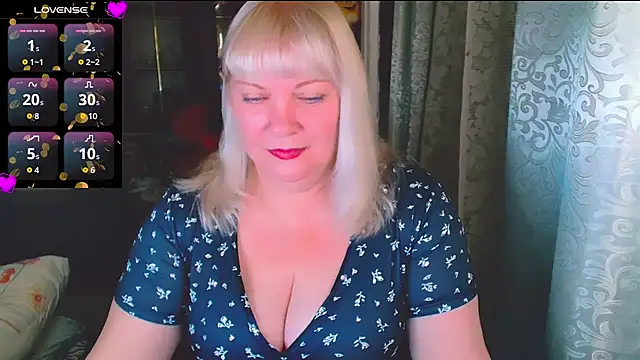 FlowerButterf's Live XXX Chat