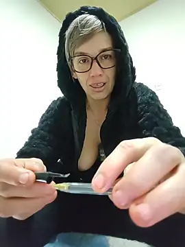 MARILYNKOVANOVA 라이브 XXX 채팅