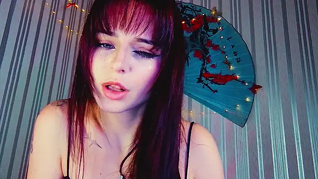 ArianaLight 现场XXX聊天