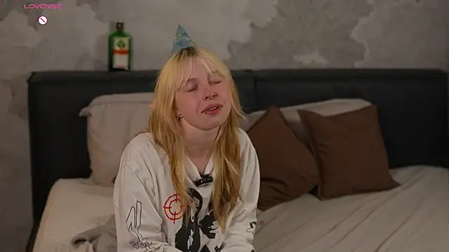 ElvenCat live XXX chat