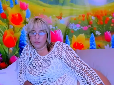 indianroxy Adlı Modelin Canlı XXX Sohbeti