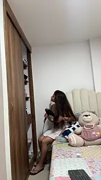 LaiaGomez's Live XXX Chat
