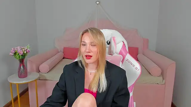 ElaraVoltage 라이브 XXX 채팅