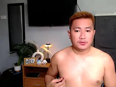 Bigdaddybear888 即時 XXX 聊天