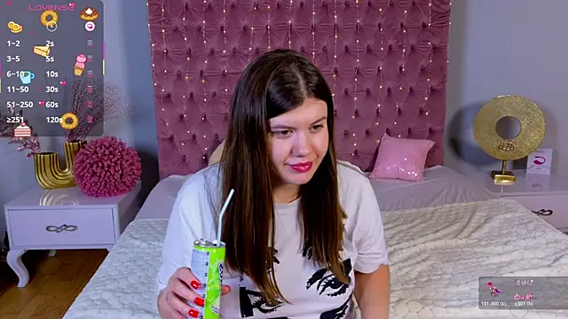 צ'אט XXX בשידור חי של NikkiVelvets