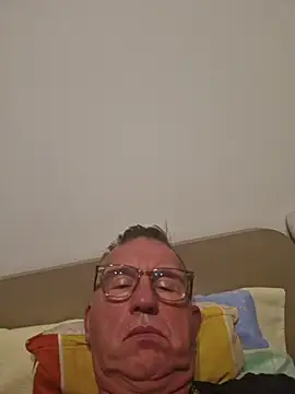 Robotnikm XXX чат на живо
