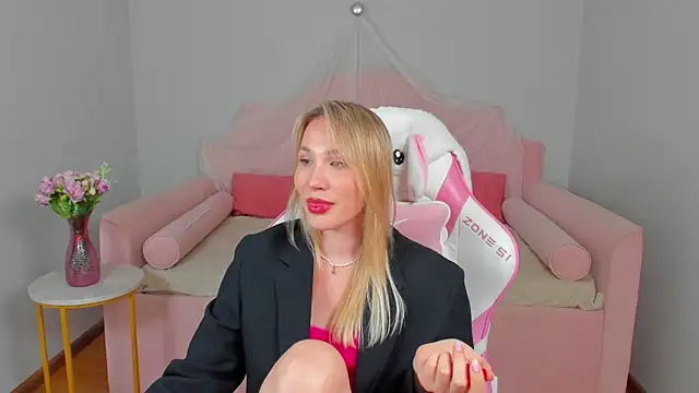 ElaraVoltage – Live XXX-chat