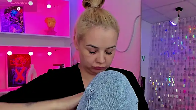 StephanieSweety Adlı Modelin Canlı XXX Sohbeti
