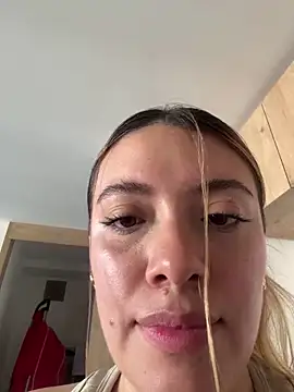 valery_mora 现场XXX聊天