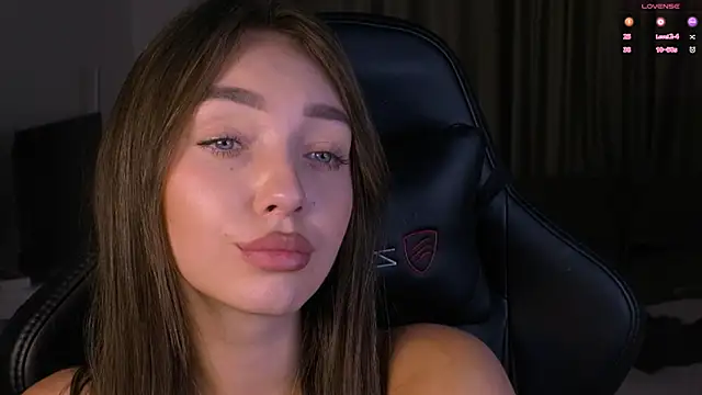 Emilia_malaのライブXXXチャット