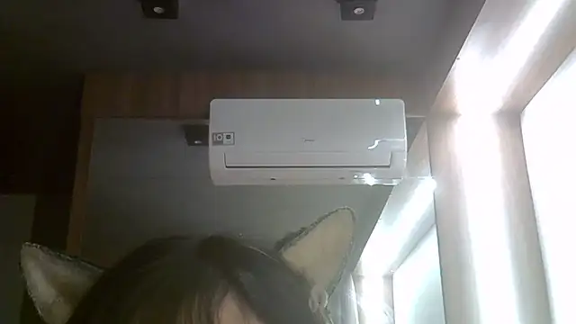 SkinnyKitten's Webcam Show