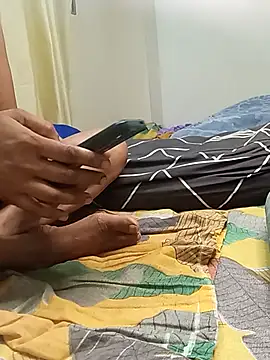 Hasina17 Adlı Modelin Canlı XXX Sohbeti
