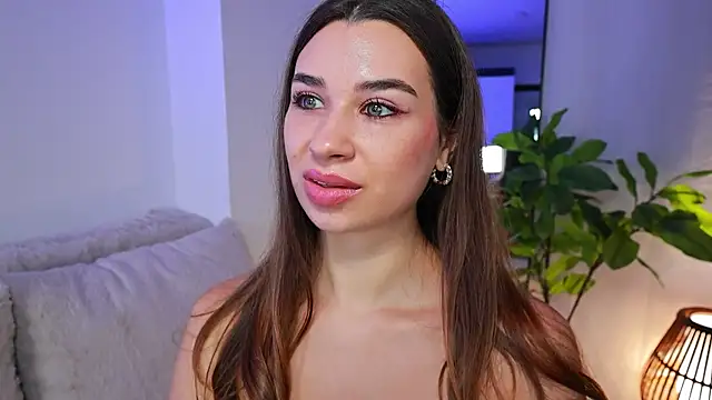 divetagrace Adlı Modelin Canlı XXX Sohbeti