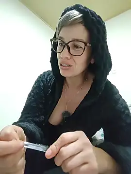 Chatroom XXX en direct de MARILYNKOVANOVA