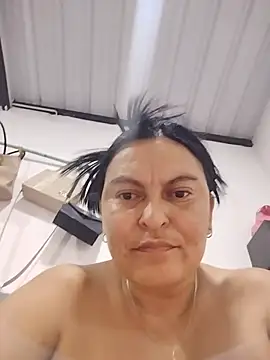 Horny-Mommy-Dirty webkamerás műsora