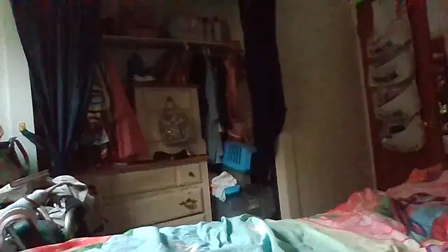 starlight1983 Show in webcam