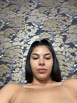 Crissdesire Adlı Modelin Canlı XXX Sohbeti