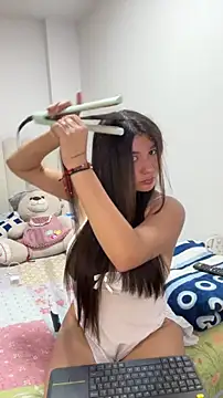 LaiaGomez's Live XXX Chat