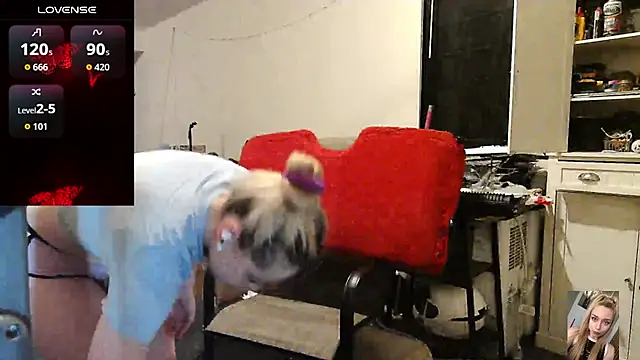 Blondiewithanass Live XXX-chat