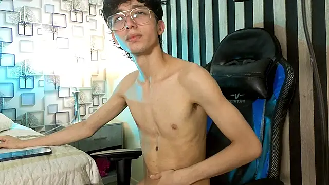 Twink_Sebas7 Adlı Modelin Canlı XXX Sohbeti