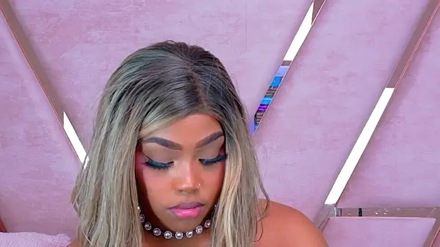 TiannahGlow – Naživo XXX chat