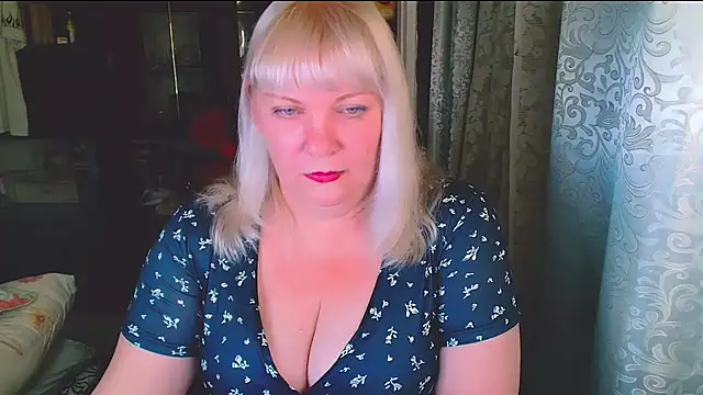 FlowerButterf's Live XXX Chat