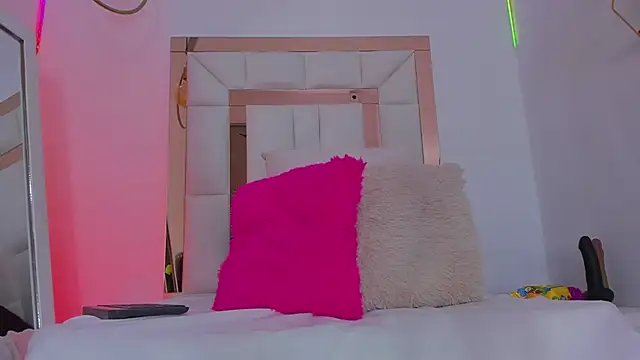 צ'אט XXX בשידור חי של Skarleth_sexy69