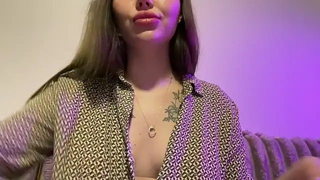 צ'אט XXX בשידור חי של AlmaryKim
