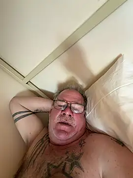 Pokazy przed kamerką – Caesar_Baxter