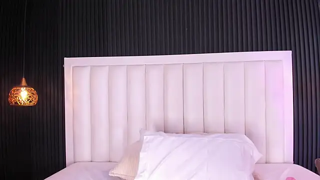 צ'אט XXX בשידור חי של LucieMillerr