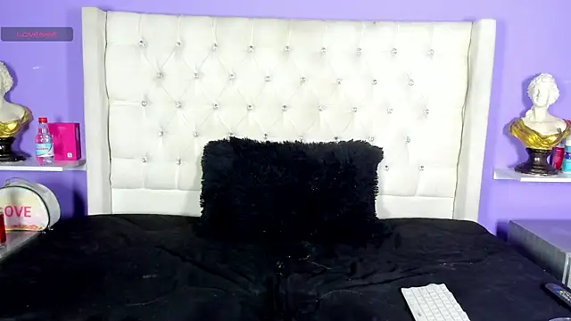 candy_queens_'s Live XXX Chat