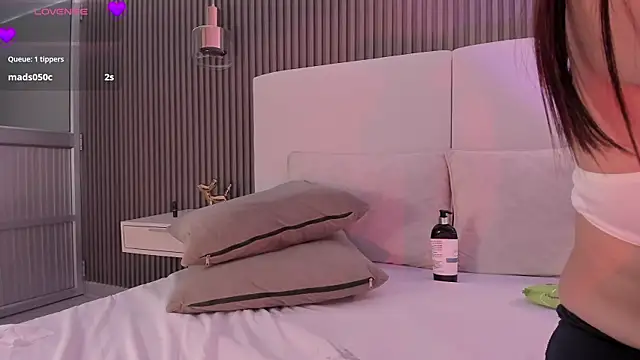 annie_clarkson Chat XXX live