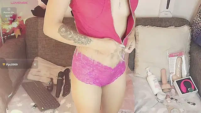 XXX chat uživo modela Petite_pepper