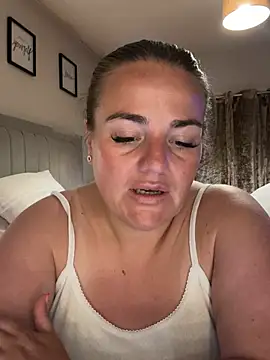 Bustygem_ Live XXX Chat