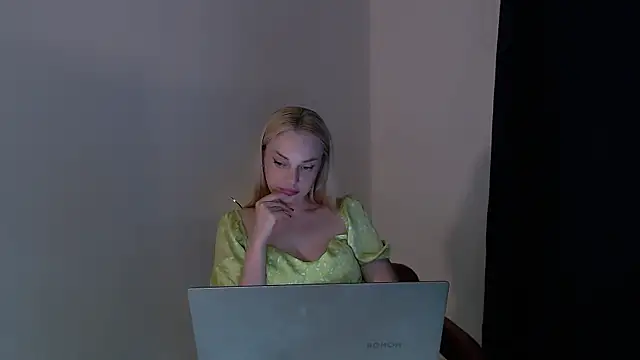 XXX chat uživo modela Lia_noo_regrets