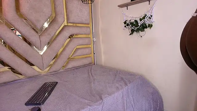 Chat +18 de Nahara24_ ao vivo