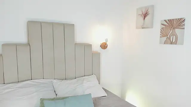 MadelineJhonesn Live XXX chat
