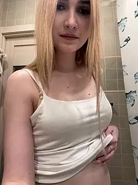 MarlboroWeb's Live XXX Chat