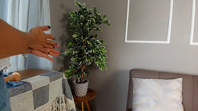 bloom_apple's Live XXX Chat