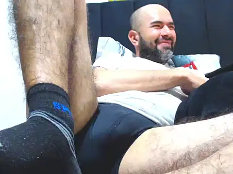 hairyandbigmann's Live XXX Chat