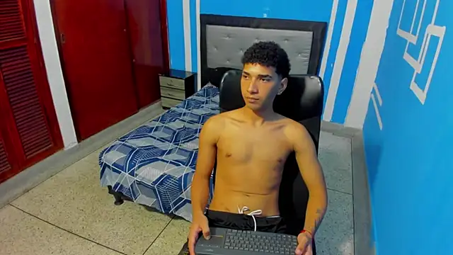 XXX chat uživo modela efrain_boy