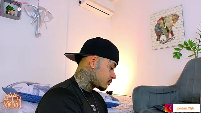แชท XXX สดของ JordanSmiith_