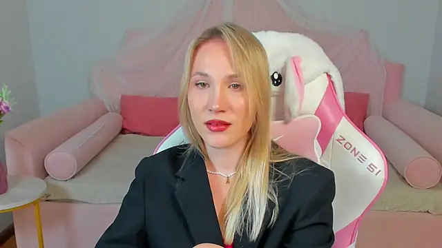 ElaraVoltage Chat XXX live