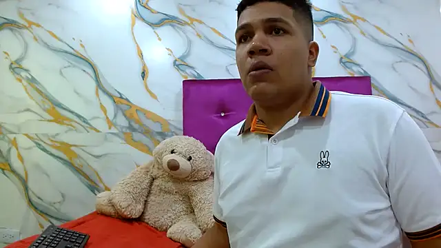 STEVEN-ANGEL élő XXX-chatje