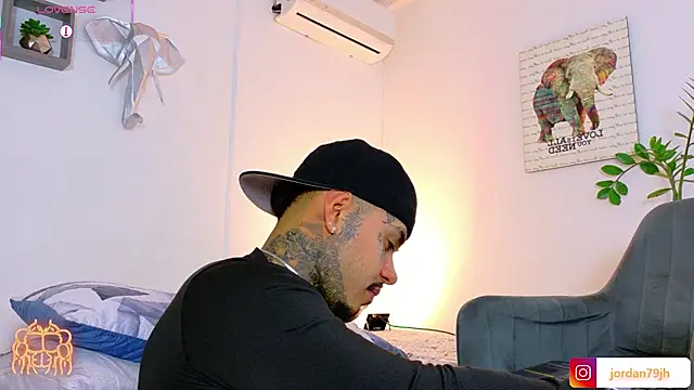 Chatroom XXX en direct de JordanSmiith_
