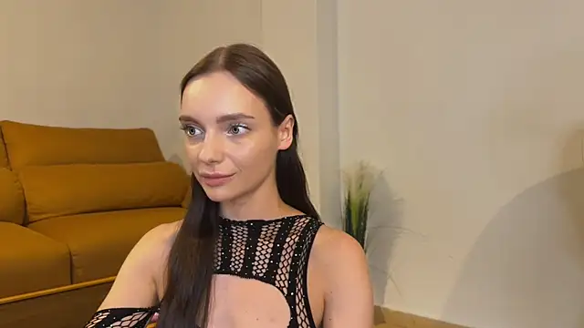 litlle_angelll Adlı Modelin Canlı XXX Sohbeti
