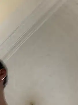 Bouzeb_48 在線直播表演