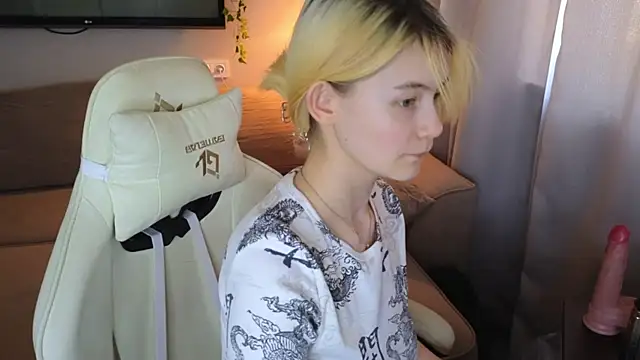 Emily_Miu 라이브 XXX 채팅