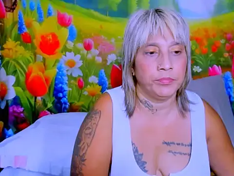 indianroxy XXX чат на живо